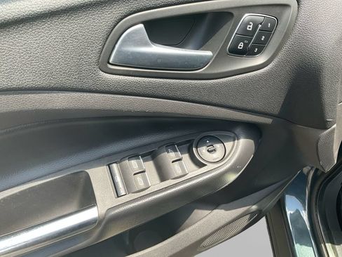 Used 2019 Ford Escape Titanium AWD/4WD image 14