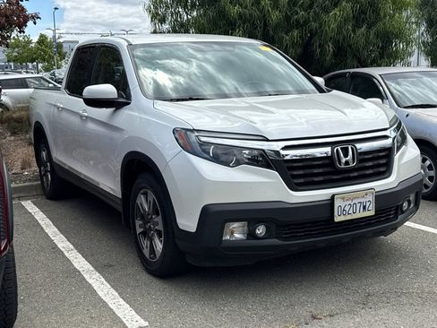 Used 2017 Honda Ridgeline RTL image 2