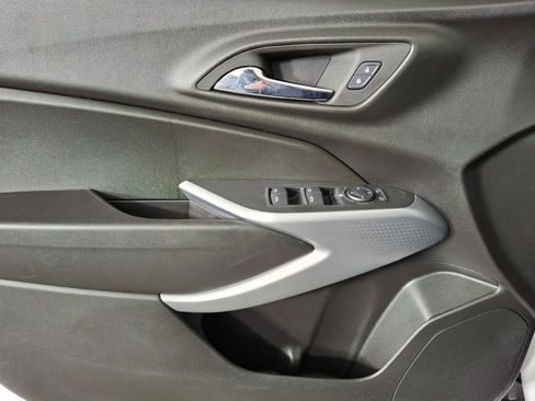 Used 2024 Chevrolet Trax RS w/ Driver Confidence Package image 22