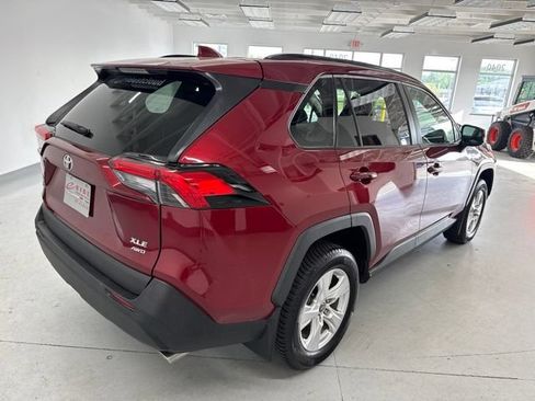 Used 2021 Toyota RAV4 XLE w/ XLE Grade Weather Package AWD/4WD image 14