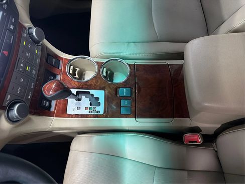 Used 2011 Toyota Highlander Limited w/ Tow Pkg FWD image 32