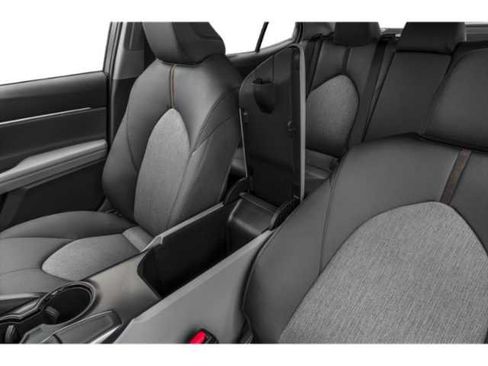 Used 2018 Toyota Camry LE FWD image 10
