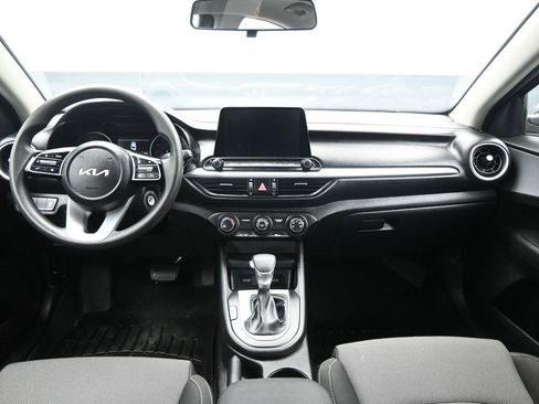 Used 2023 Kia Forte LXS w/ LXS Technology Package image 16