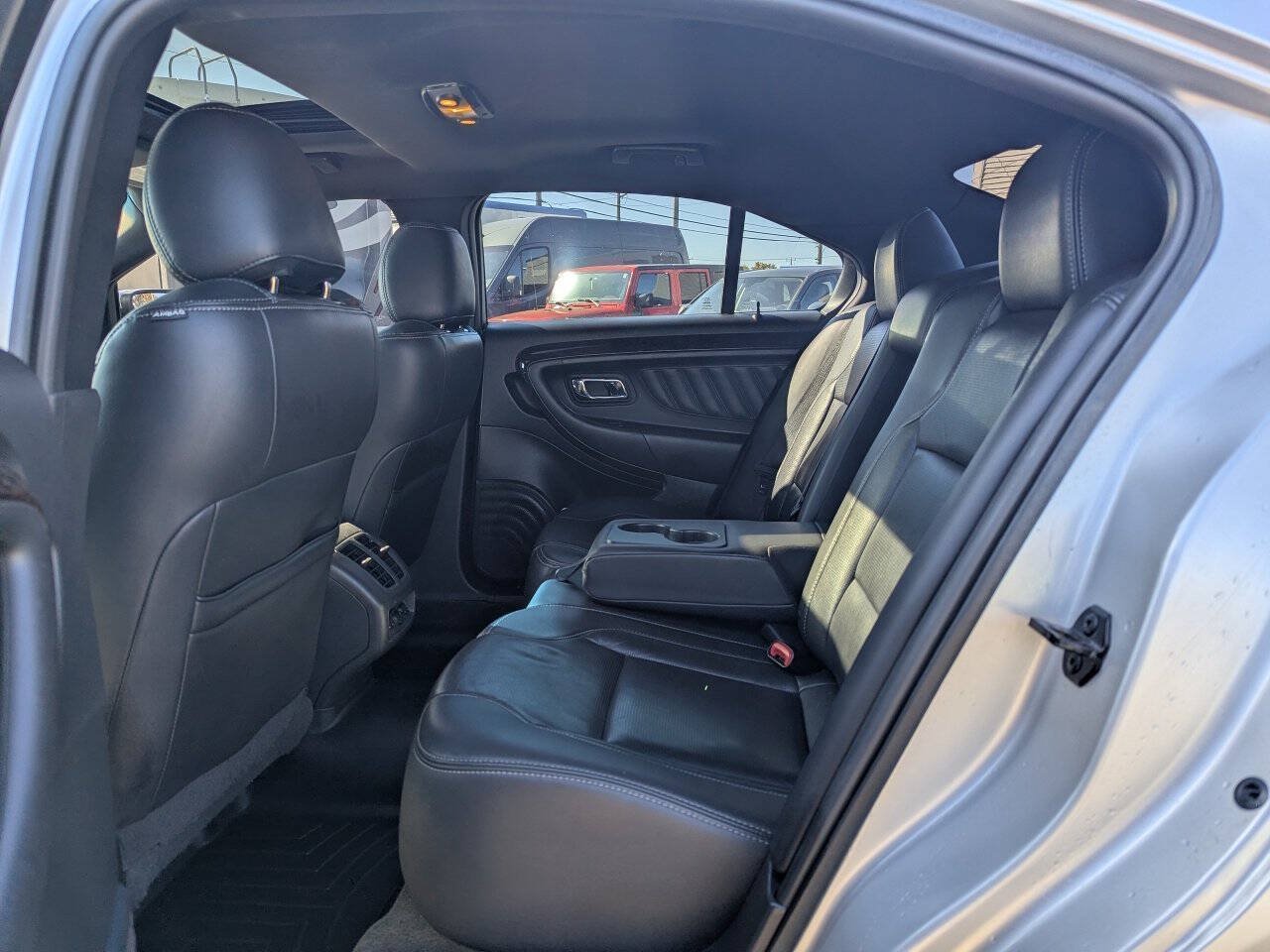 Used 2018 Ford Taurus Limited AWD/4WD image 15