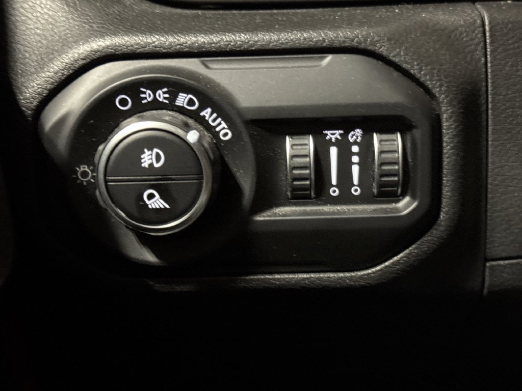 Used 2020 Jeep Gladiator Sport w/ Quick Order Package 24S AWD/4WD image 18