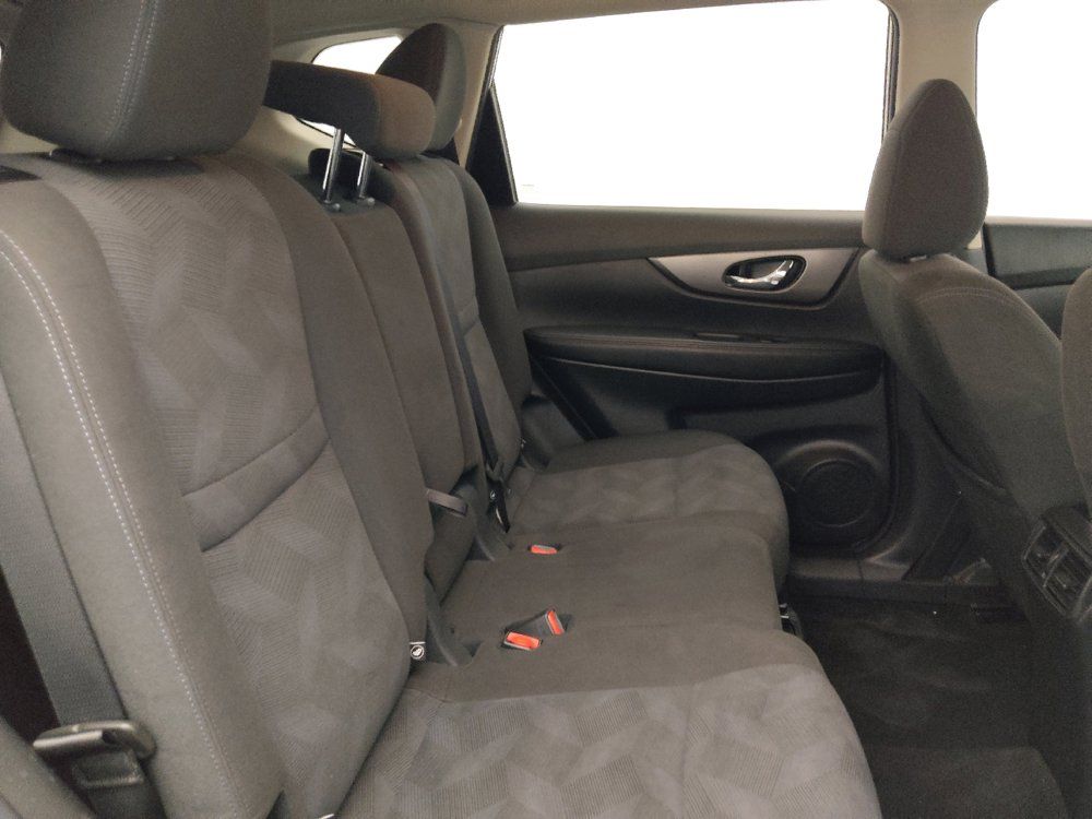 Used 2016 Nissan Rogue S FWD image 19