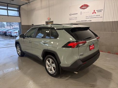 Used 2021 Toyota RAV4 XLE Premium image 6