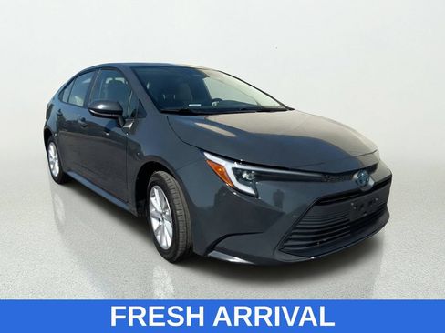 Used 2024 Toyota Corolla LE w/ LE Convenience Package FWD image 1