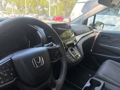 Used 2019 Honda Odyssey EX image 4
