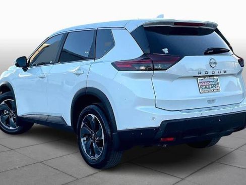 Certified 2025 Nissan Rogue SV image 11