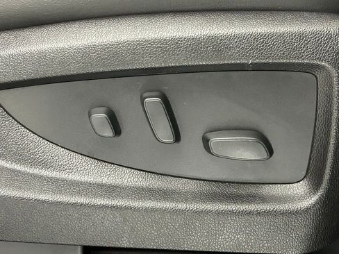 Used 2018 GMC Yukon Denali w/ Open Road Package image 11