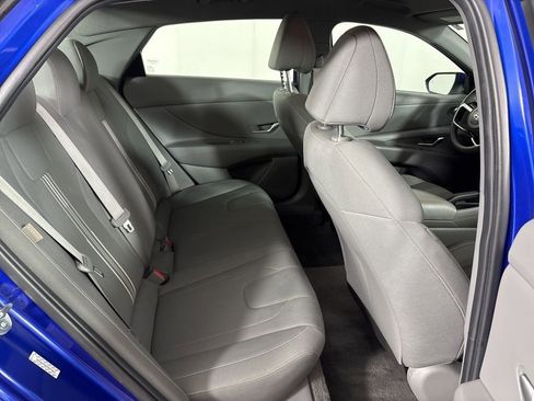 Used 2024 Hyundai Elantra SEL image 17