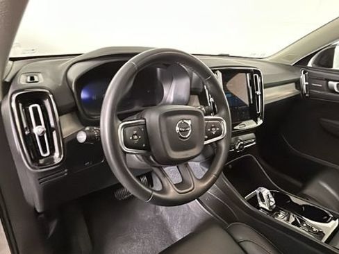 Used 2023 Volvo XC40 B4 Ultimate FWD image 13