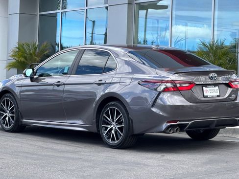 Used 2022 Toyota Camry SE FWD image 8