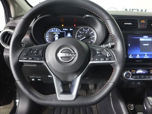 Certified 2023 Nissan Versa SR w/ Trunk Package image 10