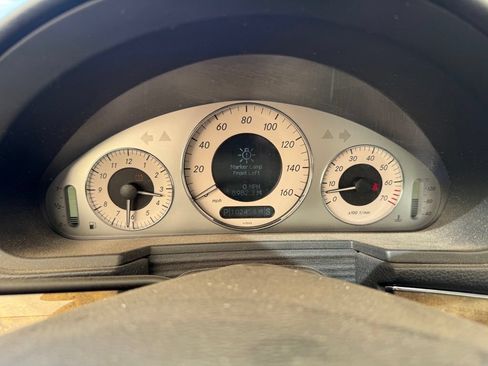 Used 2008 Mercedes-Benz E 350 4MATIC Sedan image 16