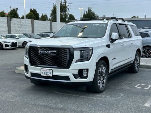 Used 2023 GMC Yukon XL Denali Ultimate AWD/4WD image 2