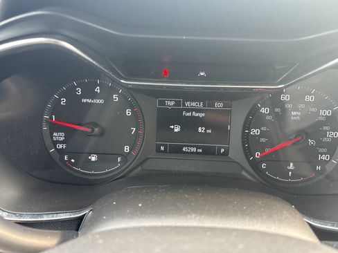 Used 2022 Chevrolet TrailBlazer LT w/ Convenience Package FWD image 5