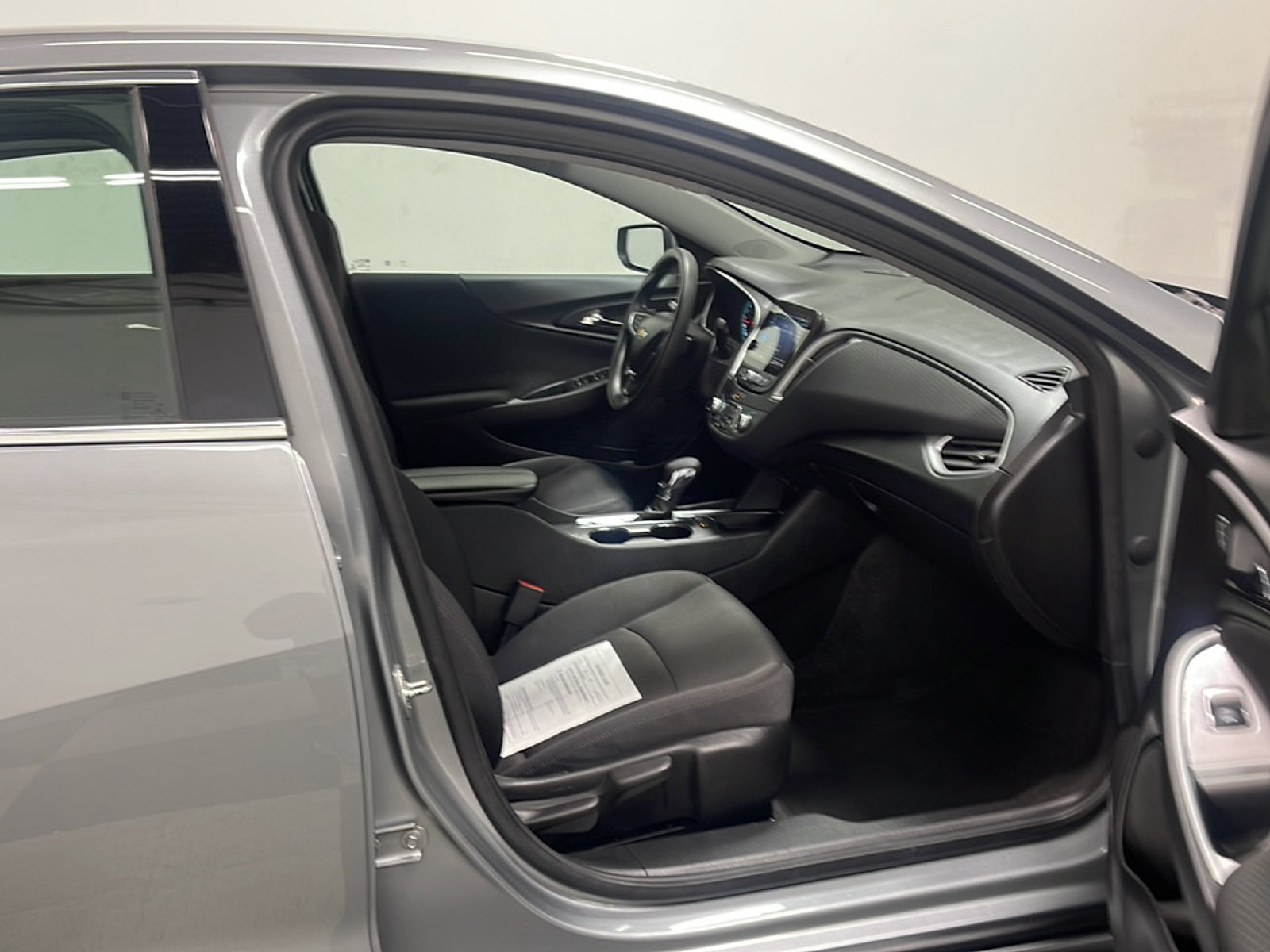 Used 2025 Chevrolet Malibu LT FWD image 20