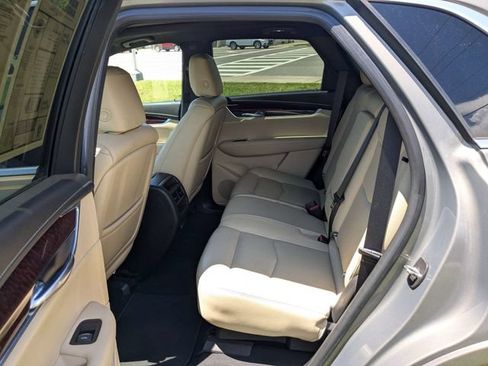 Used 2018 Cadillac XT5 Luxury w/ Driver Awareness Package FWD image 14