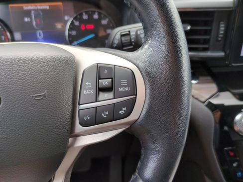 Used 2022 Ford Explorer Limited w/ Equipment Group 301A AWD/4WD image 21