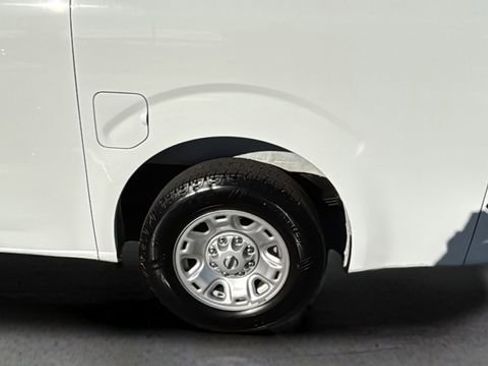 Used 2021 Nissan NV 2500 SV image 32