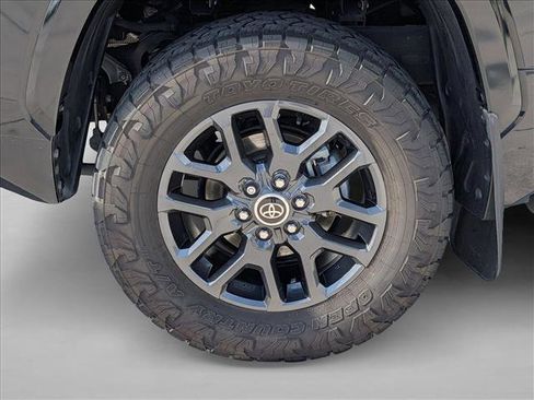 Used 2022 Toyota Tundra Platinum image 16