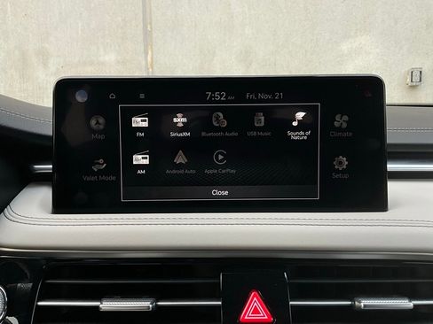 Used 2025 Genesis G70 2.5T image 33