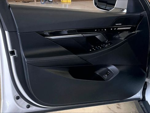 Certified 2024 BMW 530i image 21