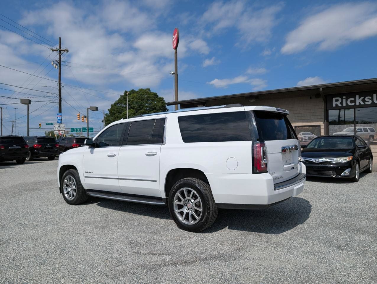 Used 2019 GMC Yukon XL Denali w/ Open Road Package RWD image 9