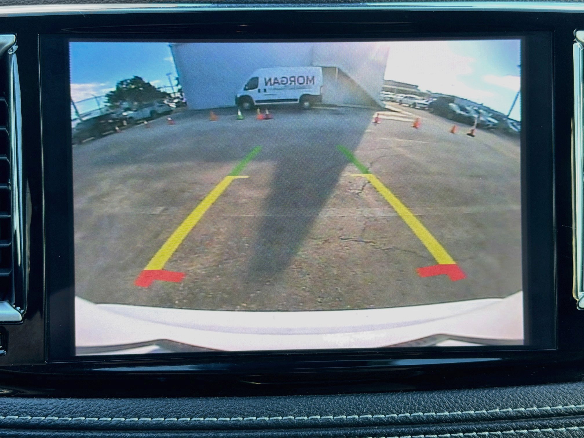 Used 2024 Chrysler Pacifica Limited FWD image 33