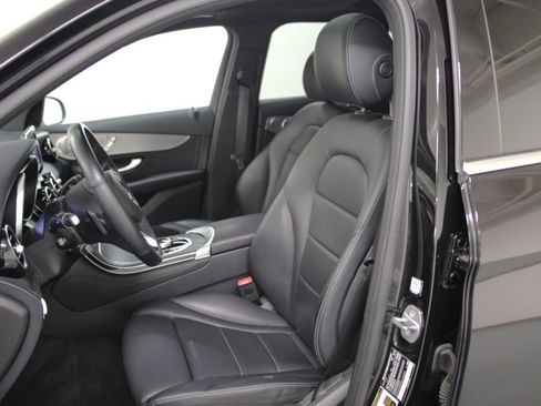 Used 2019 Mercedes-Benz GLC 300 4MATIC image 14