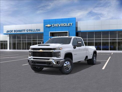 New 2026 Chevrolet Silverado 3500 LT w/ All Star Edition image 8