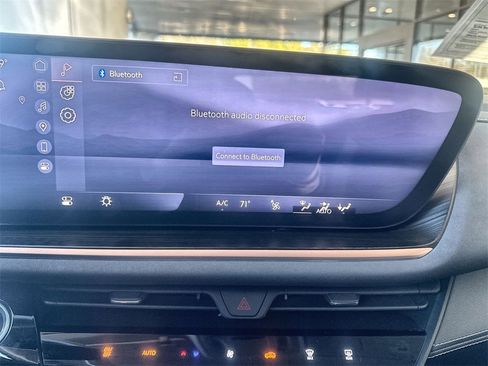 Certified 2025 Buick Envision Sport Touring image 13