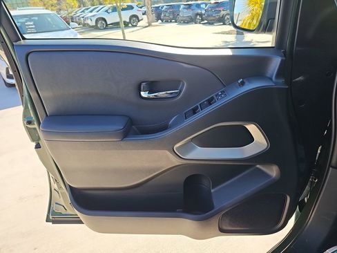 Used 2024 Nissan Frontier SV image 30