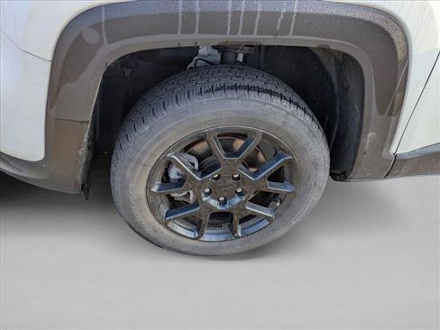 Used 2020 Jeep Renegade Altitude AWD/4WD image 10