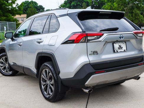 Used 2022 Toyota RAV4 Limited AWD/4WD image 16