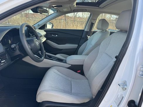 Certified 2025 Honda Accord SE image 18