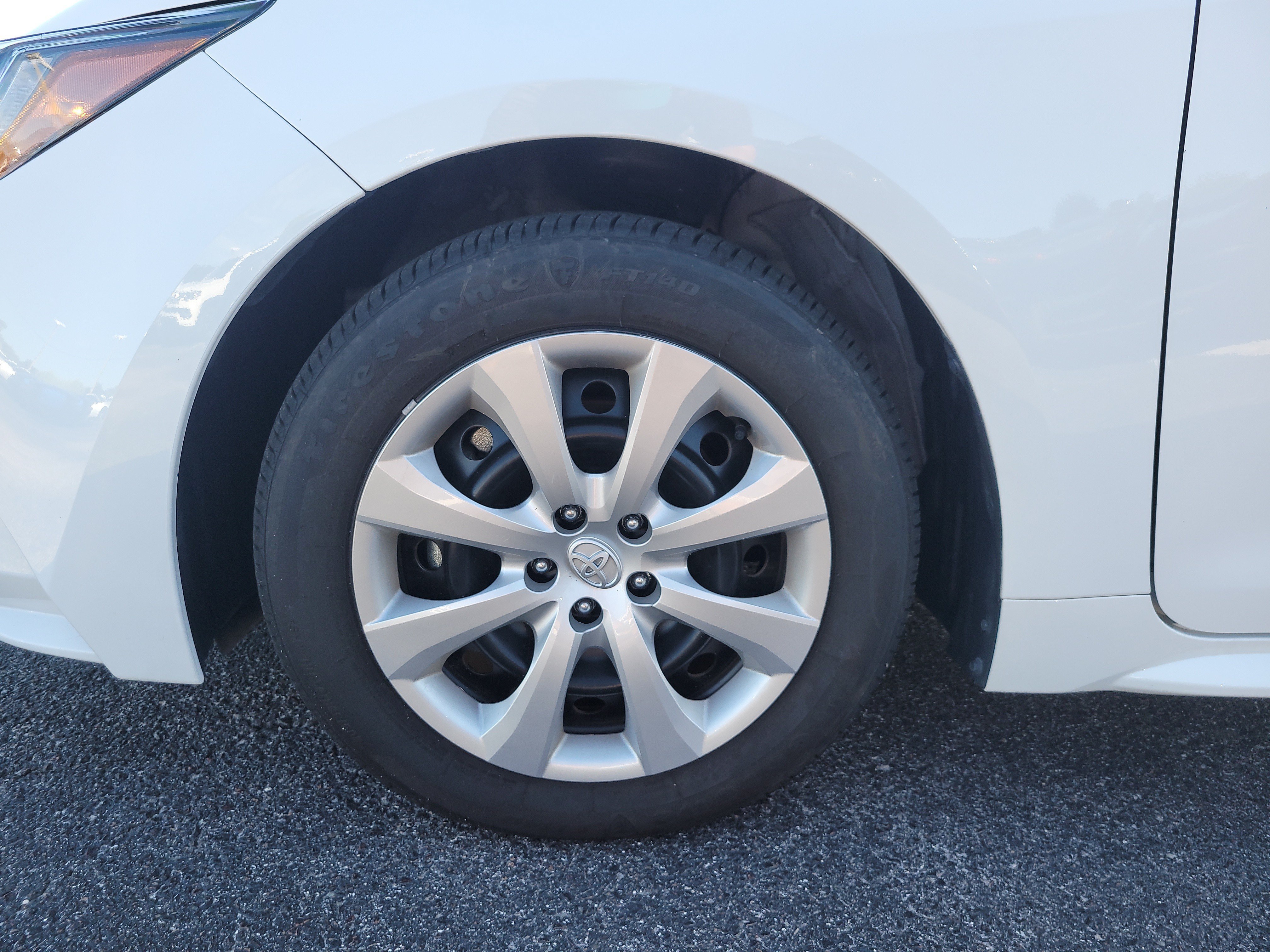 Used 2025 Toyota Corolla LE FWD image 9