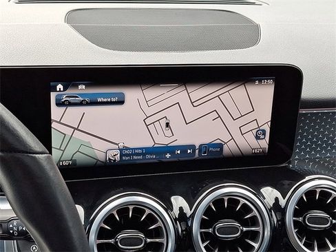 Certified 2024 Mercedes-Benz GLB 250 4MATIC w/ Driver Assistance Package image 18