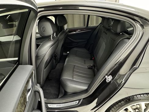 Used 2022 BMW 530i xDrive w/ Convenience Package image 11