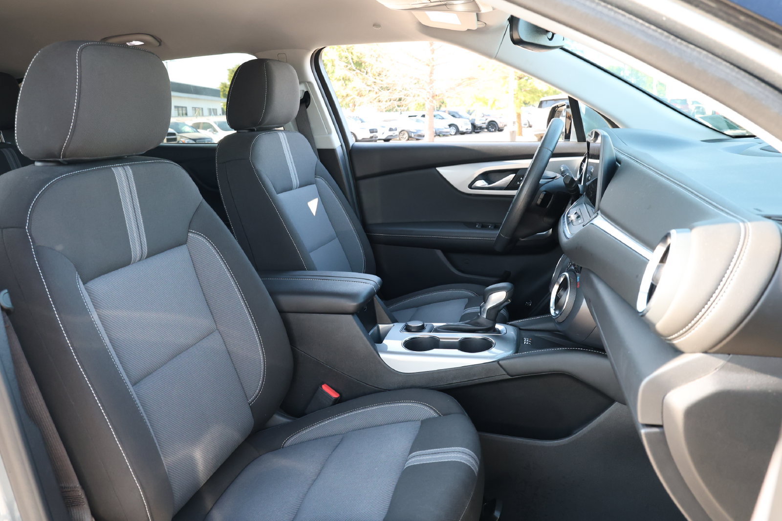 Used 2024 Chevrolet Blazer LT w/ Convenience Package FWD image 31