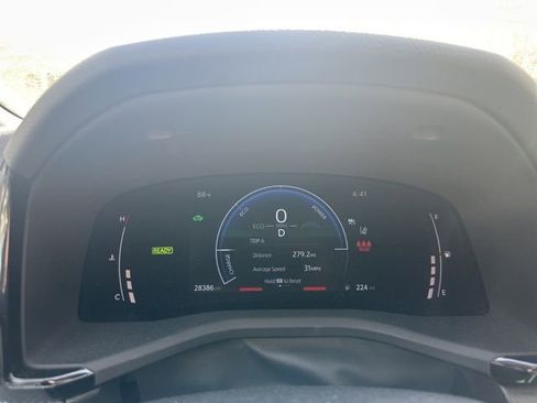 Used 2025 Toyota Camry SE w/ Convenience Package image 21