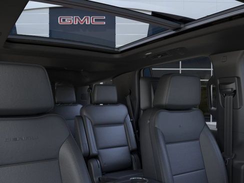 Used 2026 GMC Yukon Denali w/ Denali Reserve Package AWD/4WD image 24