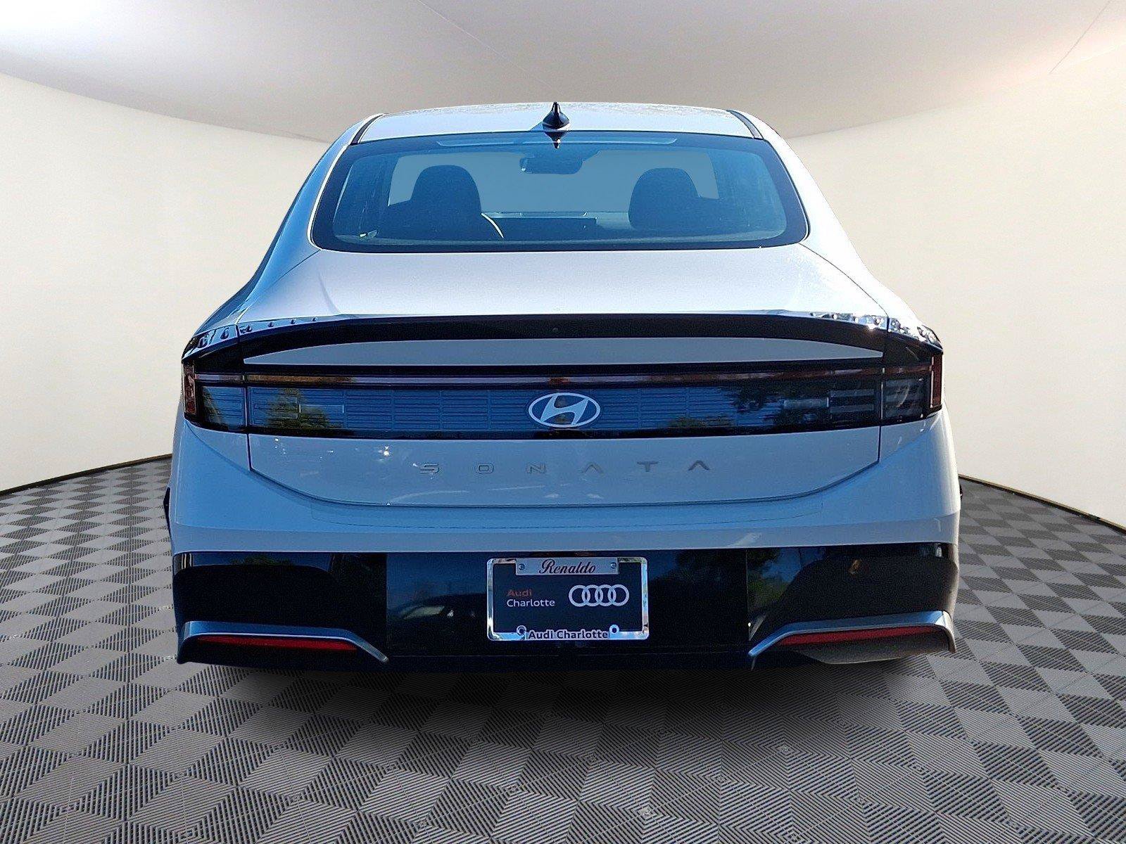 Used 2024 Hyundai Sonata SEL FWD image 5