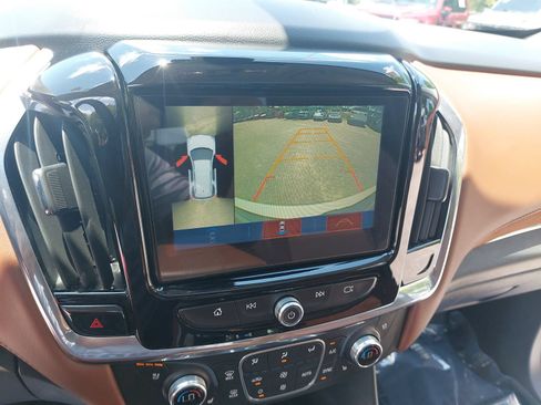 Used 2018 Chevrolet Traverse High Country AWD/4WD image 27