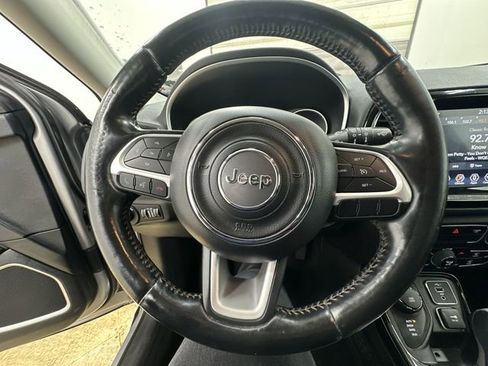 Used 2020 Jeep Compass Limited AWD/4WD image 12