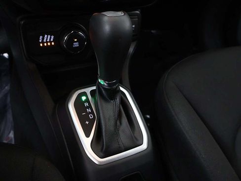 Used 2019 Jeep Renegade Latitude w/ Cold Weather Group AWD/4WD image 44
