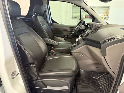 Used 2022 Ford Transit Connect XL image 26