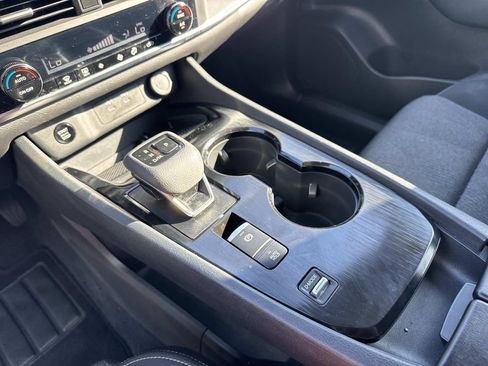 Used 2025 Nissan Rogue SV image 26
